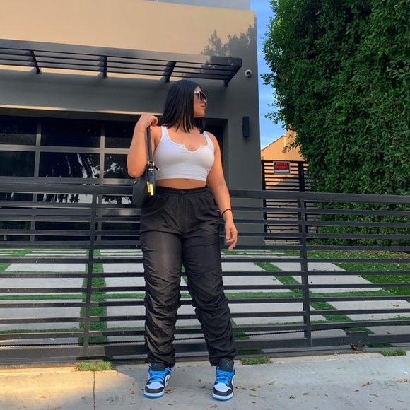 Meet your Posher, Karen - Picture 1 of 1